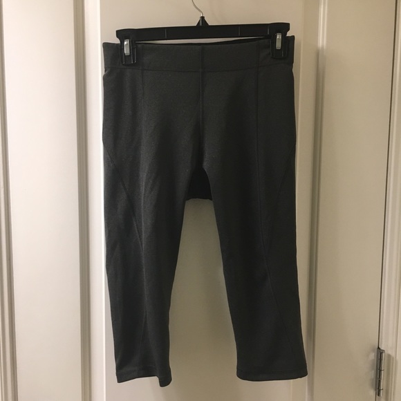 IVY PARK Pants - Ivy Park Dark Gray Capri Cropped Leggings